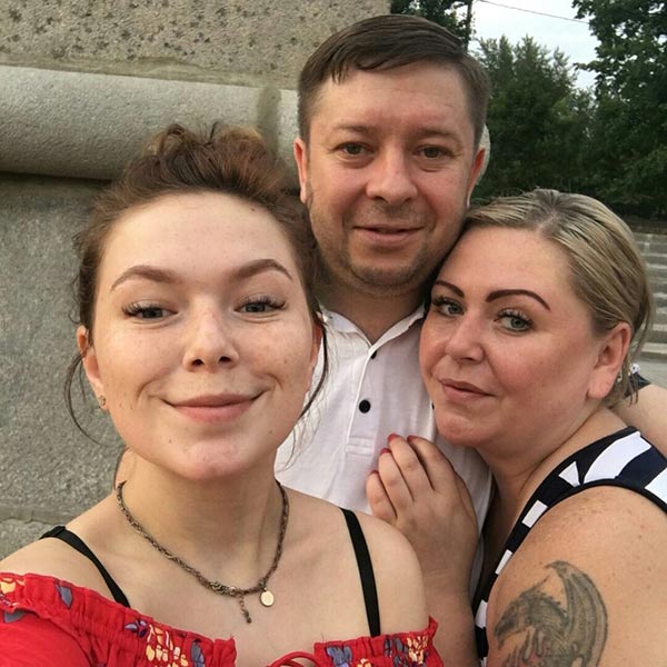 Евгений Крайнов с семьей