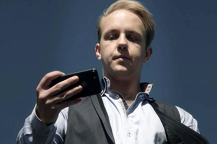 Евгений Невар в сериале Чужая стая