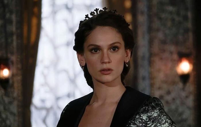 Фара Зейнеп Абдулла в сериале Великолепный век Империя Кёсем