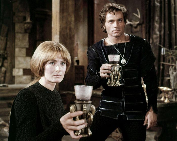 Франко Неро и Ванесса Редгрейв в фильме Камелот
