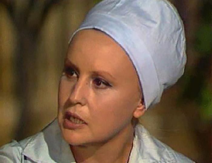 Галина Ляпина в фильме Волны над нами