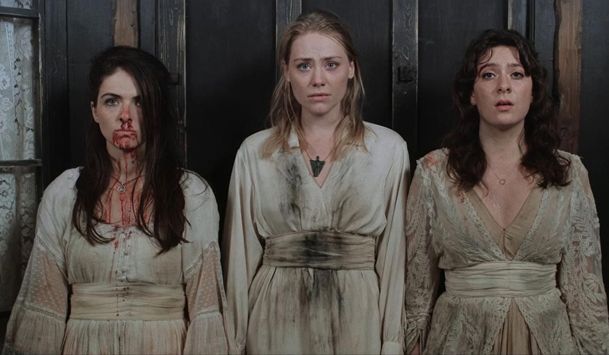 Джорджия Лок в фильме Общество йоркских ведьм