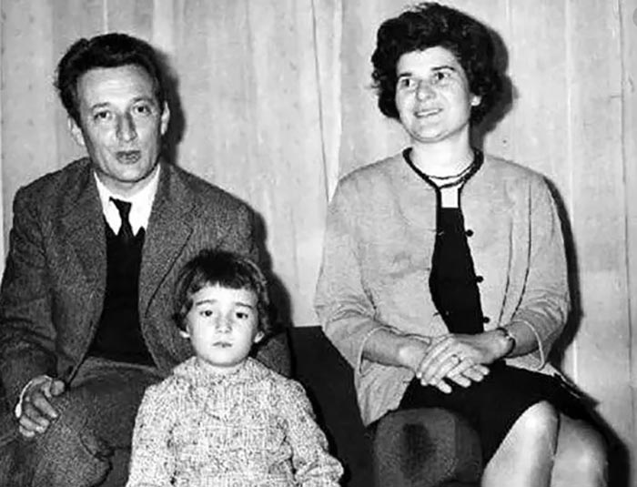 Джанни Родари с женой и дочерью