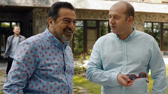 Грант Тохатян и Сергей Бурунов в сериале Ивановы-Ивановы