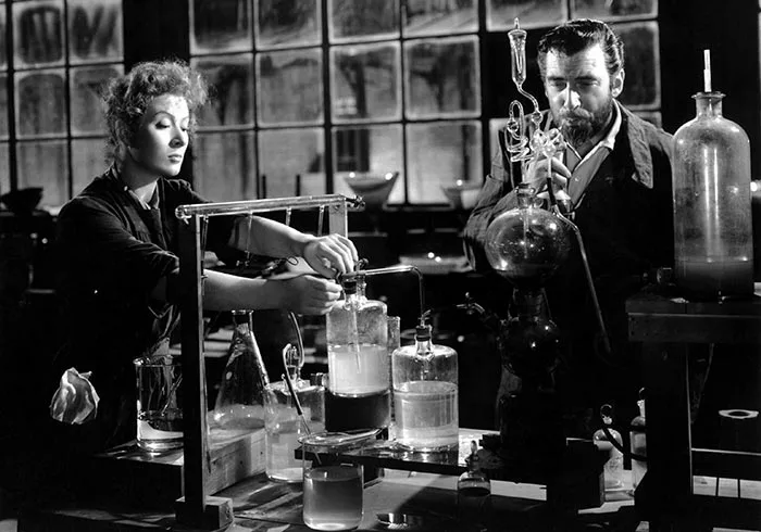 Грир Гарсон в роли Марии Склодовской-Кюри