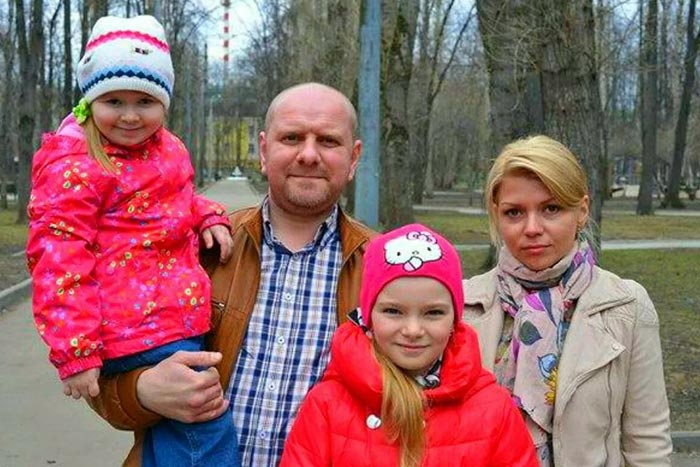 Григорий Шевчук с женой и дочерьми