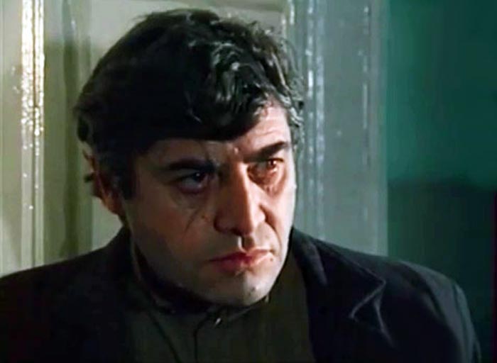 Гуж Манукян в фильме Песнь прошедших дней