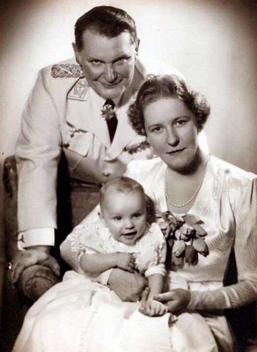 Герман Геринг и Эмми Геринг с дочерью