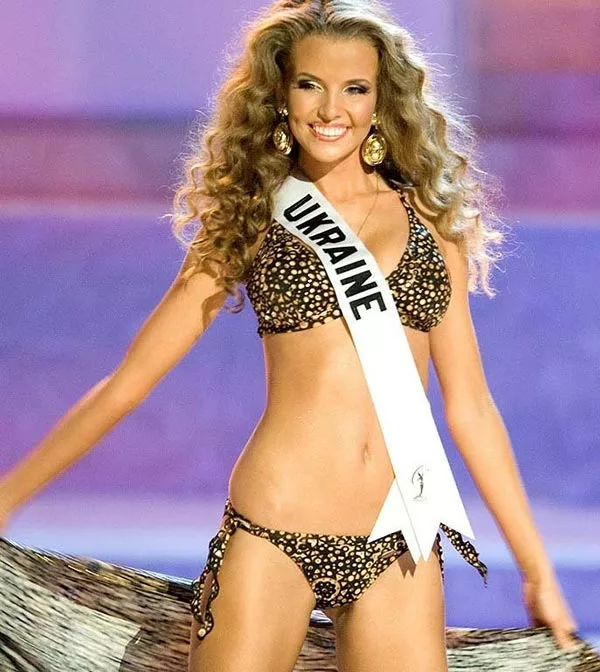 Бөксесі бар мүшесі бейне Эрекциясы бар жалаңаш ерлердің суреттері