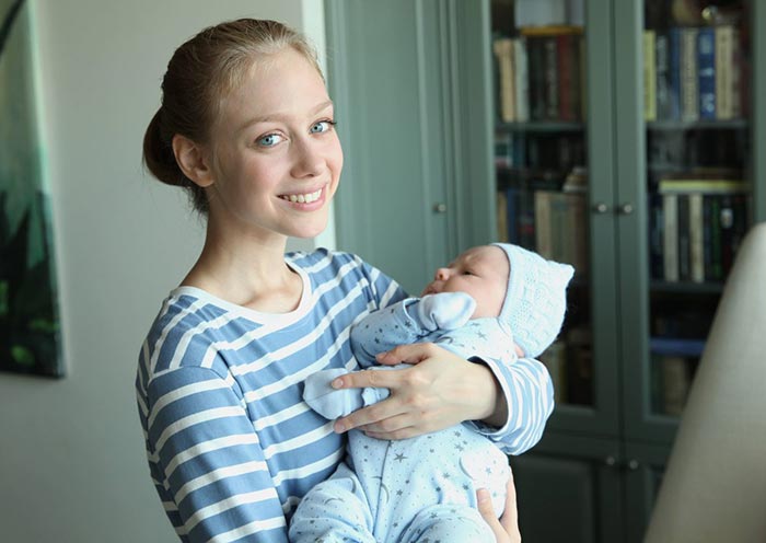 Ирина Уханова в сериале Жизнь справок не даёт