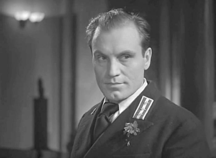 Иван Новосельцев в фильме Будни