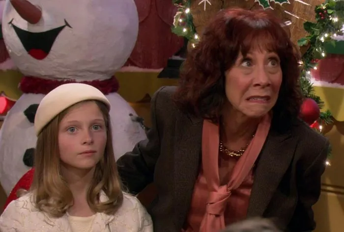 Джейн Уиддоп в фильме Две девицы на мели