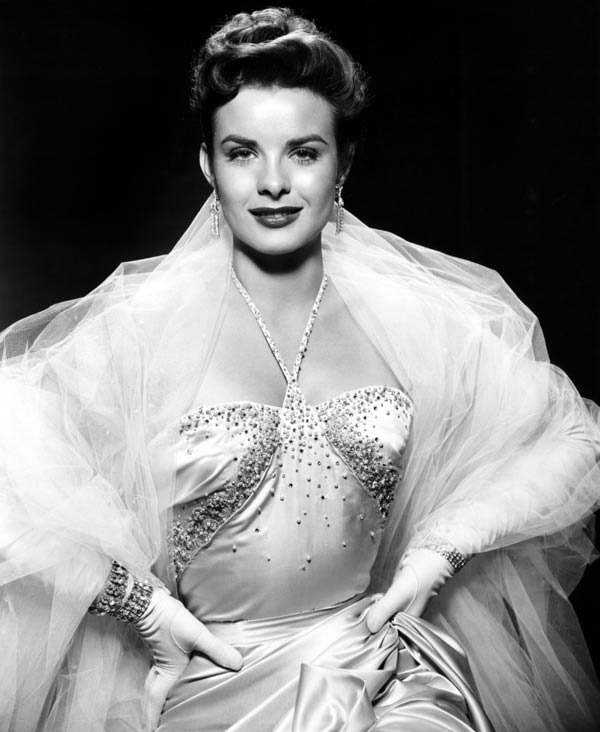 актриса Джин Питерс