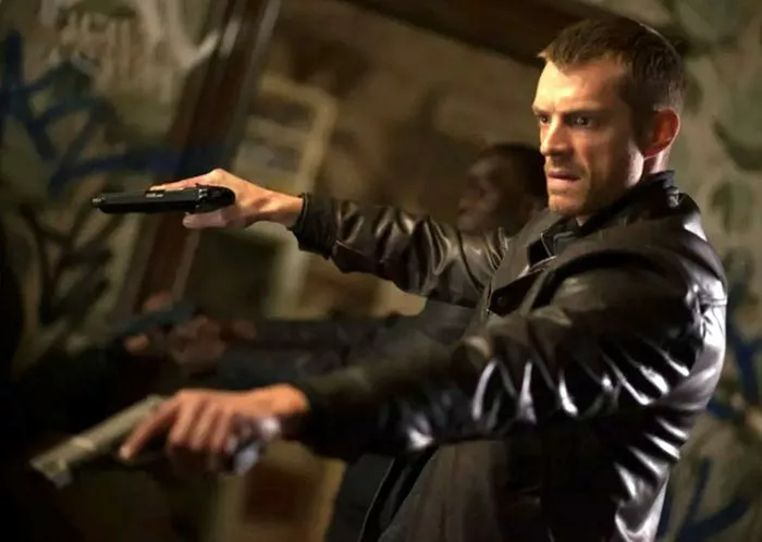 Юэль Киннаман в фильме Робокоп