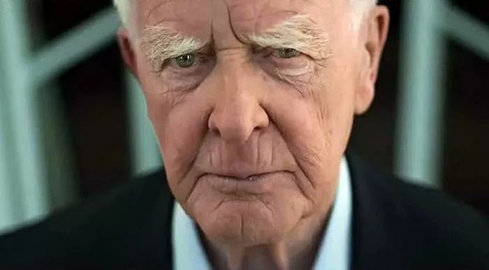 Джон ле Карре в фильме Голубиный туннель