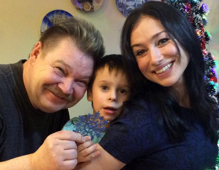 Катерина Бандурина с отцом и сыном