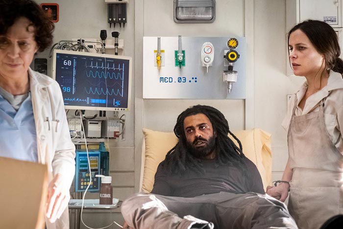 Кэти МакГиннесс в сериале Сквозь снег 3