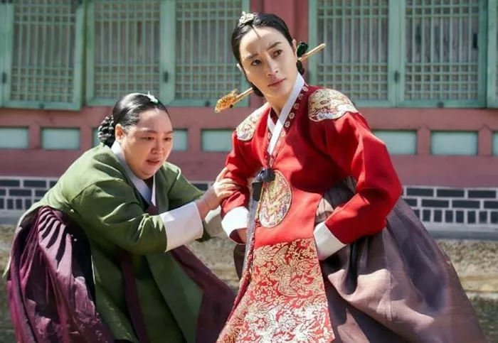 Ким Хе Су в сериале Зонт королевы