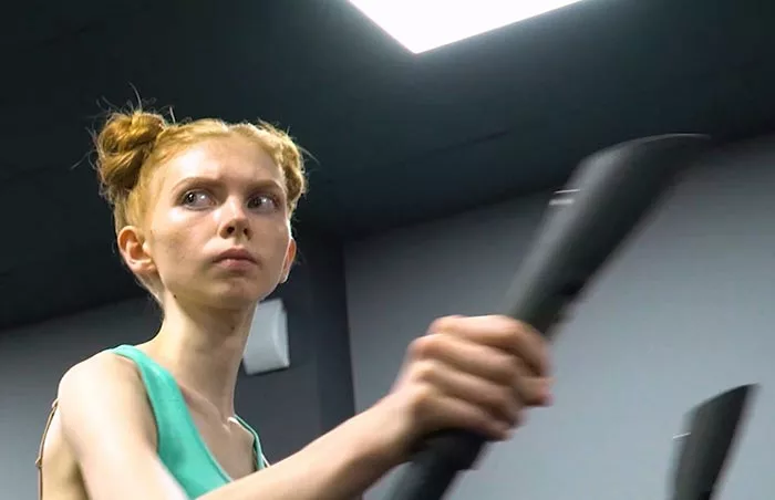 Констанция Клдрова в фильме Нет фитнеса нет любви