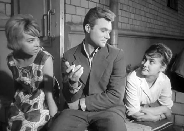 Лариса Буркова в фильме Мне двадцать лет