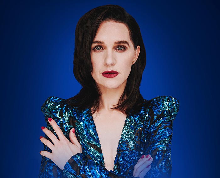 актриса и певица Лена Холл