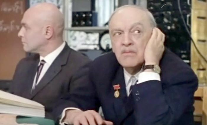 Леонид Макарьев в фильме Удар! Еще удар!