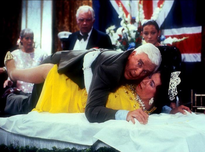 Лесли Нильсен (Leslie Nielsen) - биография, новости, личная жизнь, фото ...