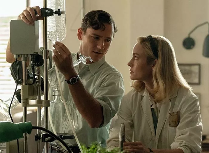 Льюис Пуллман в фильме Уроки химии