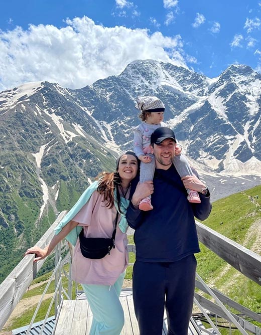 Лиана Ермакова и Родион Вьюшкин с дочерью