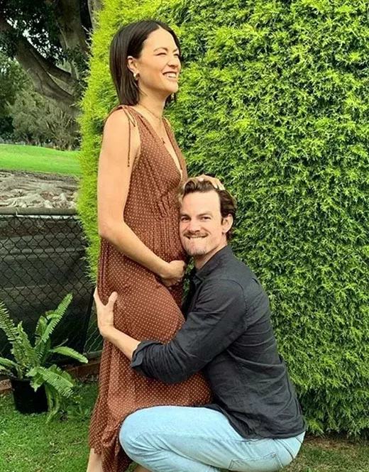 Люк Кук и жена Кара Уилсон