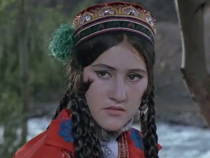 Малика Каландарова в фильме Жених и невеста