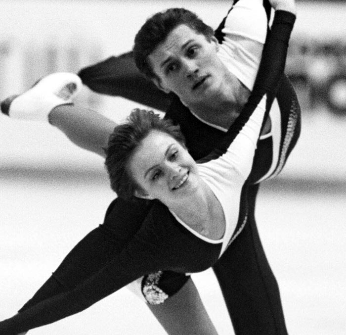 Марина Пестова и Станислав Леонович на льду