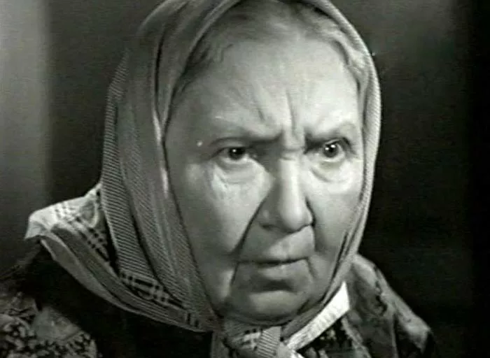 Мария Яроцкая в фильме Повесть о первой любви