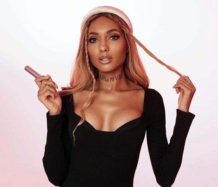 блогер Мари Сенн