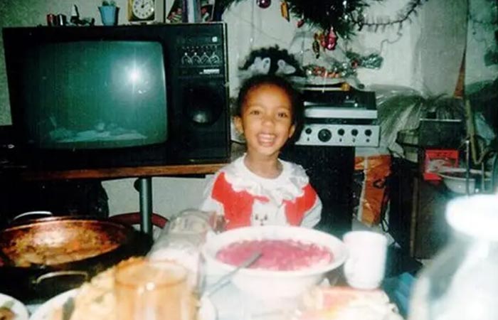 Мари Сенн в детстве