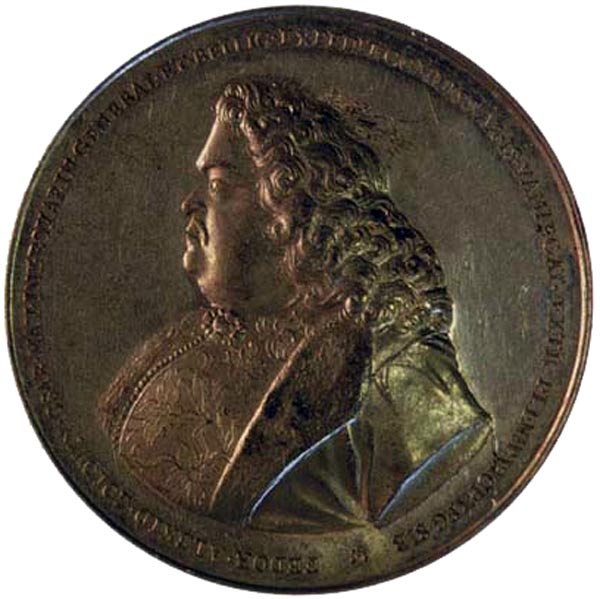 Серебряная медаль которой Петр I наградил Головина в 1698 году