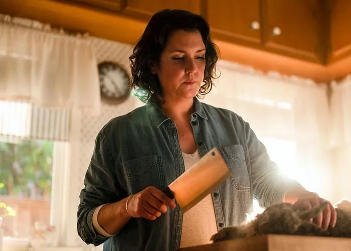 Мелани Лински в сериале Шершни