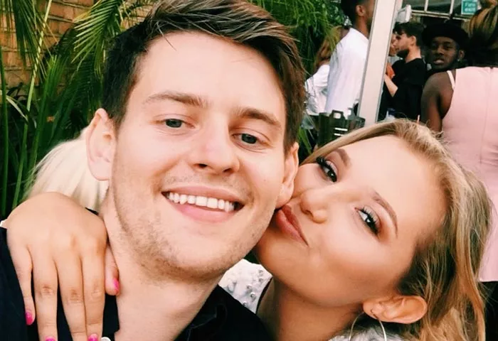 Мия МакКенна-Брюс и Том Лич