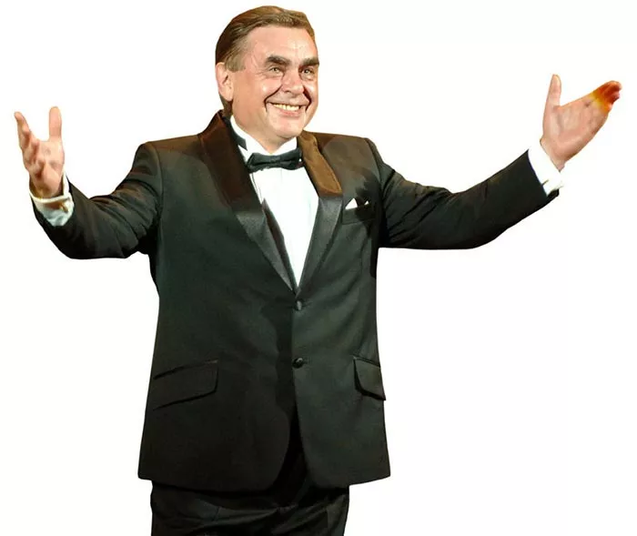 оперный певец Михаил Мунтян