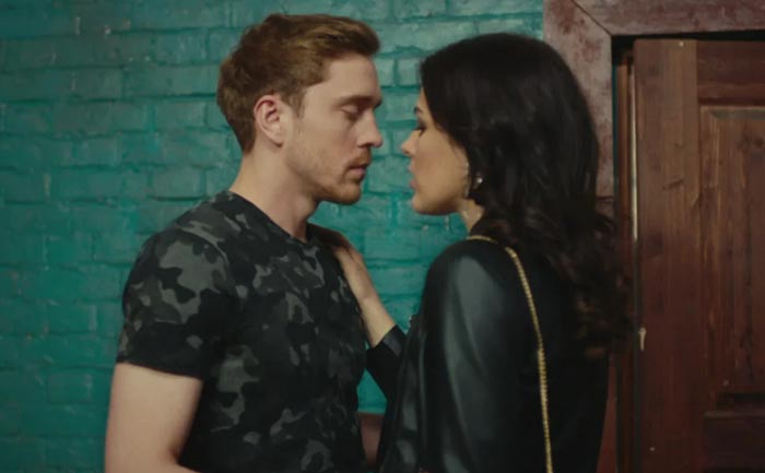 Максим Михалев и Алена Котова в сериале Улица