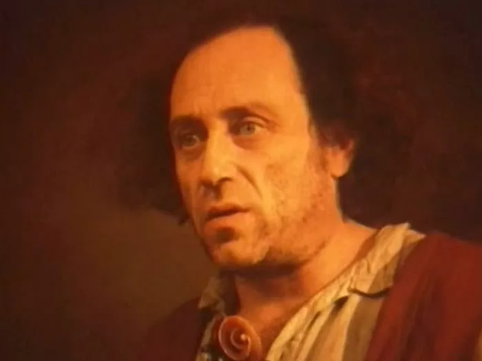 Михаил Безверхний в фильме Гамбринус