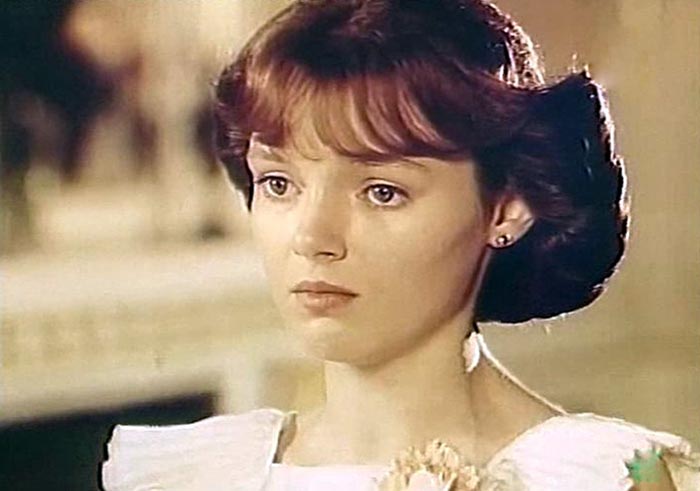 Надежда Смирнова в фильме Пусть он выступит