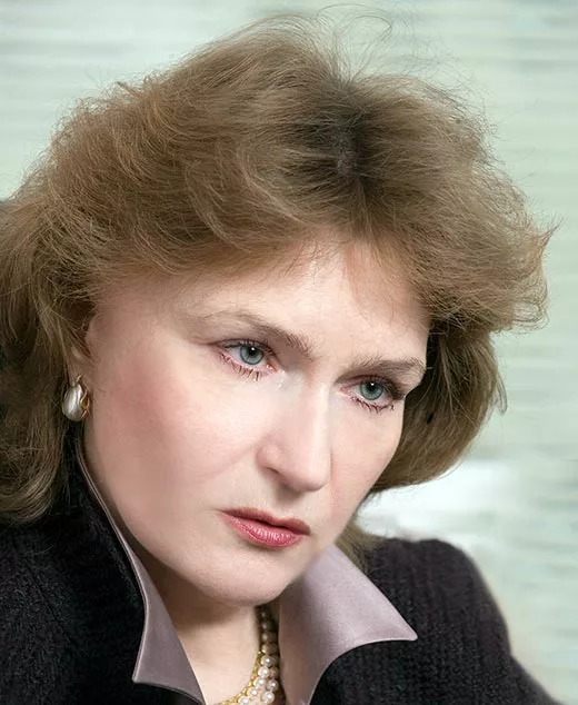 Наталия Нарочницкая в молодости