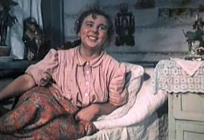 Наталья Цветкова в фильме Поезд идёт на Восток