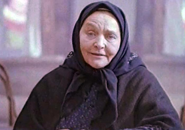 Наталья Ужвий в фильме Пой песню поэт