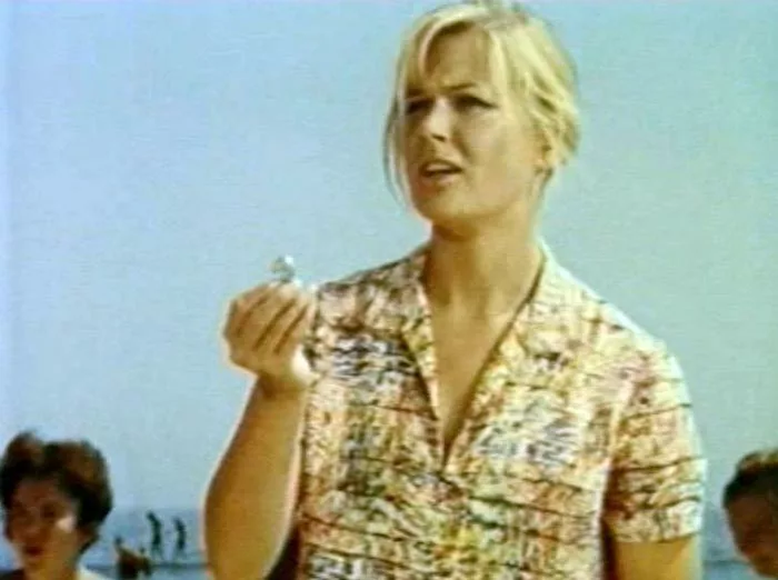 Нелли Лазарева в фильме Иностранка