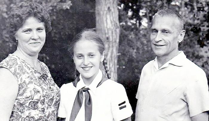 Николай Амосов с женой и дочерью