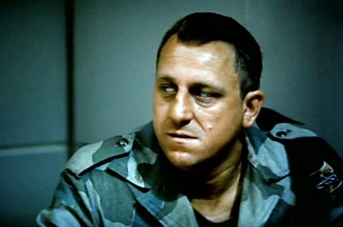 Николай Лавров в фильме Одиночное плавание