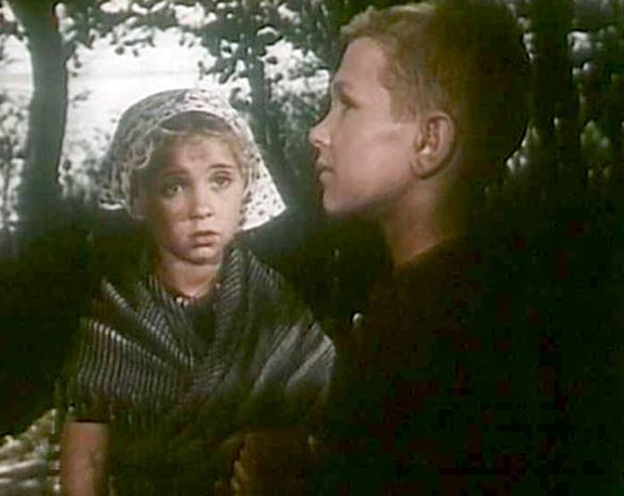 Нина Шорина в фильме Огни на реке