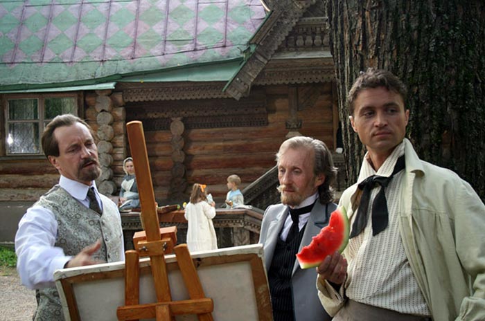 Егор Новокшонов в роли Валентина Серова